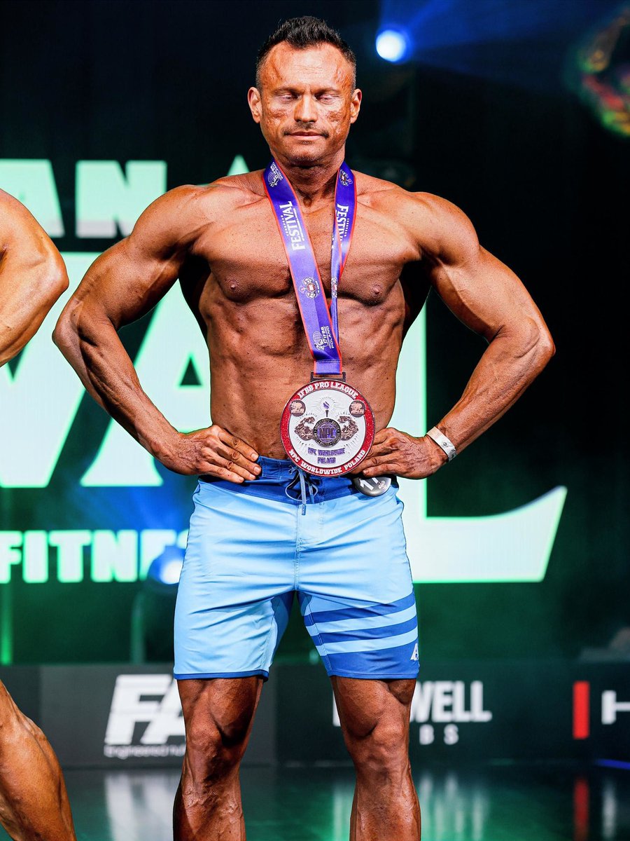 kristofitcoach's tweet photo. MEDAL W MEN'S PHYSIQUE MASTERS. 🌊
Doświadczenie i dyscyplina liczą się podwójnie.
Chcesz spróbować swoich sił? Napisz DIAMOND.
#bodybuilding #mensphysique #npcmasters #contestprep #trenerpersonalny https://t.co/KEKkvGqWJS