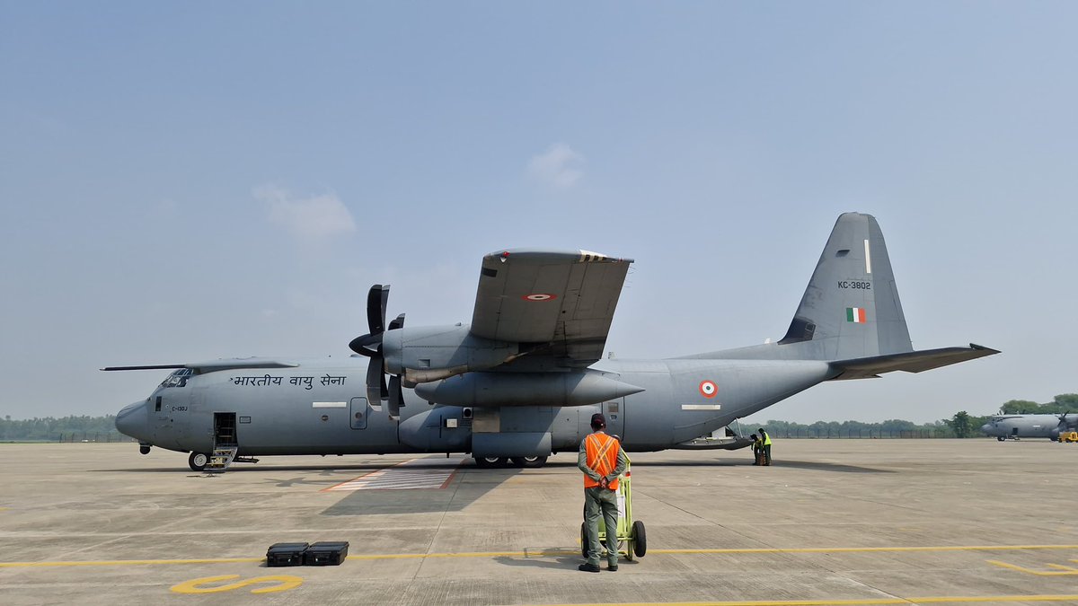 DrSJaishankar's tweet photo. Dispatched another 11 tonnes of relief material to Nepal, including medicines, forensics supplies, tents, hygiene kits, sleeping bags and other essential supplies. 

India continues to support Nepal’s recovery. #NeighbourhoodFirst https://t.co/WDLIWgNkfx