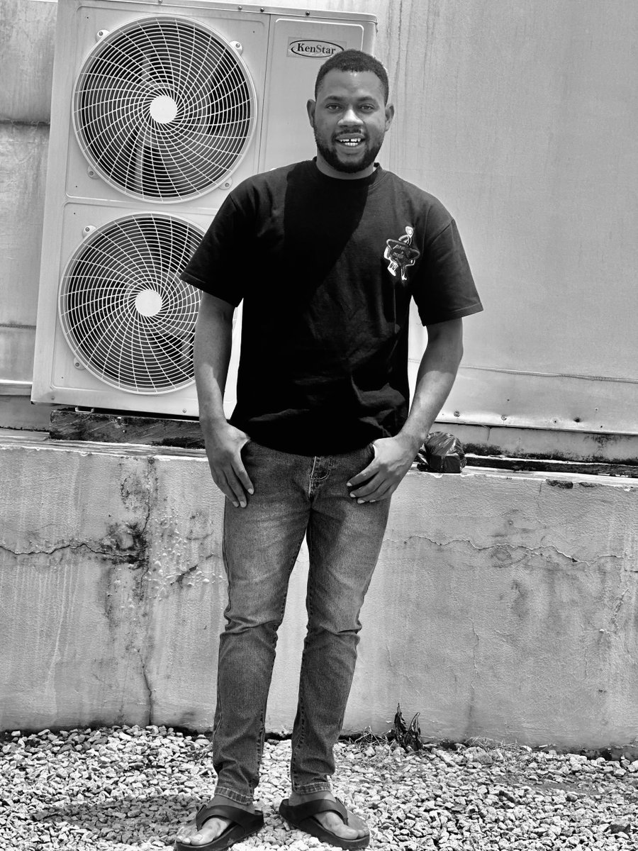 olu_wayemi's tweet photo. Happy birthday to me. 

Grateful, thankful &amp; blessed to see another year. 🤍 🎉 https://t.co/pVvnLNFYHr