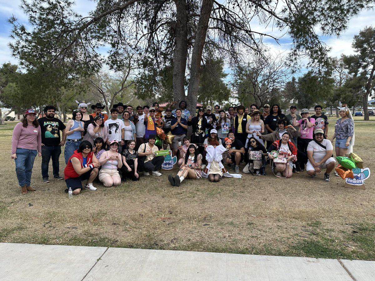 keytomydungeon's tweet photo. i’m really grateful to have found the umamusume community this year, it feels like home and i’ve experienced so many whimsical moments all because of this funny horse girl game. this year has been brighter thanks to the people i’ve met!! I’m proud to call you friends! https://t.co/1pExmX6NfU
