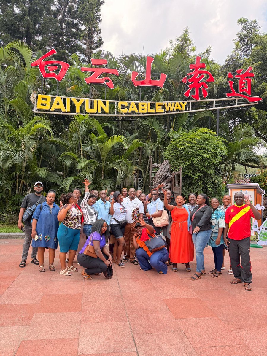 NazahEvents's tweet photo. We later headed to the Baiyun Mountain Cableway in Guangzhou, China, riding above the city as we made our way toward the summit of Baiyun Mountain. 

#NazahDestinations https://t.co/nPkfIXim35
