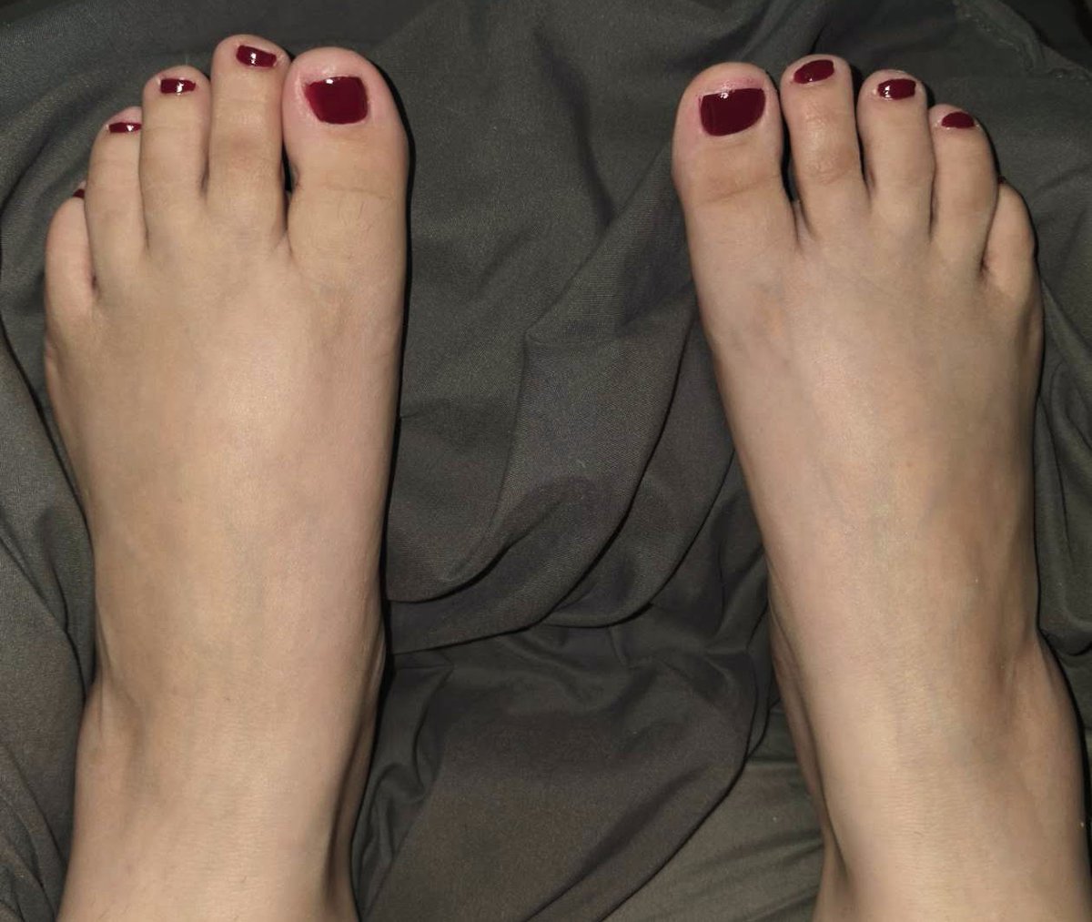 TheGeekyGoddess's tweet photo. we want them on your face, #findom #walletfuck #footignore #feetworship #footsub https://t.co/A7J8YXiYCD