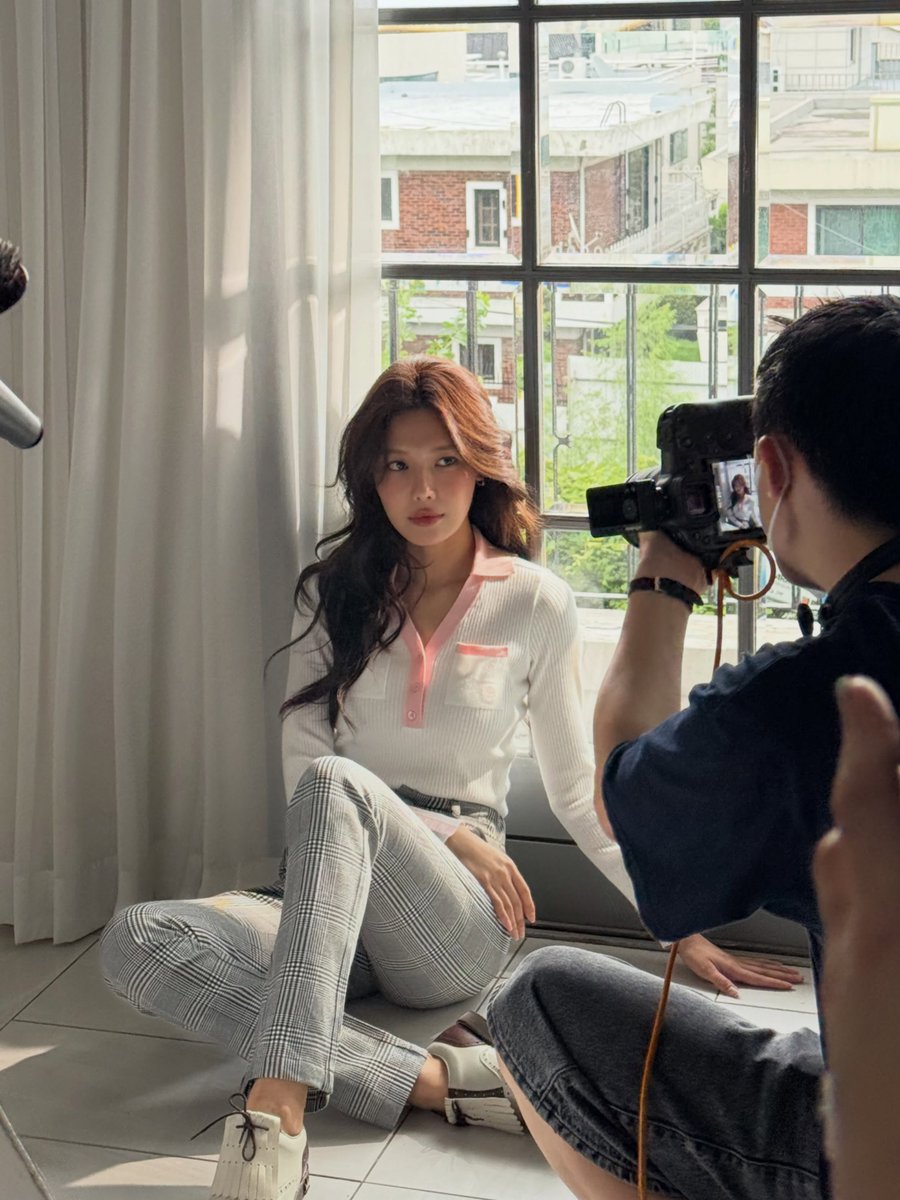 SNSD_0805's tweet photo. [INSTAGRAM] sooyoungchoi:

kissonthegreen X SOOYOUNG 
상상으로만 그려본 필드에서의 룩을 현실로 만들어준
@/kissonthegreen 멋진기회 주셔서 감사해요🙏
예쁜옷은 준비되었으니까 이제 잘치기만 하면 되겠네요.💚

https://t.co/VR6Yj9sLJ7 https://t.co/h7YxpL5b77