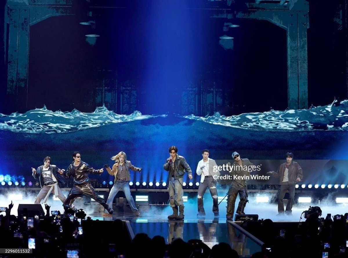 btspicstwt_'s tweet photo. [📸 PHOTOS]

#BTS performance photos at the iHeartRadio Music Festival 2026 (1)

#BTSxIHeartRadio
#BTSonIHeartRadioMusicFestival https://t.co/EpRvTBxBRZ