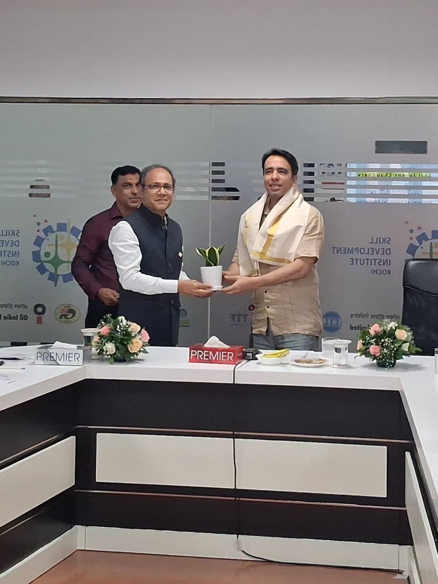 jayantrld's tweet photo. Visited the Skill Development Institute, Kochi, a strong example of industry-led skilling in action.

Led by @BPCLimited under the Ministry of Petroleum & Natural Gas, #SDIKochi offers hands-on training through specialised Welding, Electrical, Instrumentation and Fitter workshops, supported by industry-grade labs and equipment.

This is a model we must take to more sectors and regions! 

@PetroleumMin 
@MSDESkillIndia