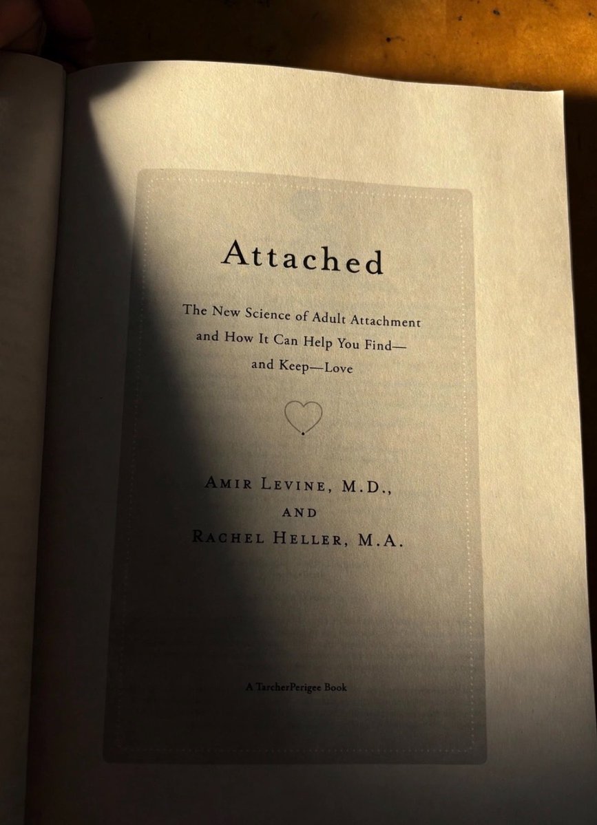 whimsical_demon's tweet photo. 🫀📖 https://t.co/fbeWk6uP0K