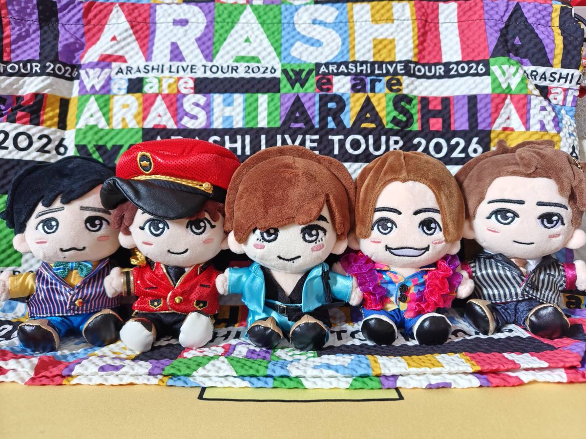arashi_merch's tweet photo. 🧸#嵐のぬいぐるみ、届いた〜！🧸

開けた瞬間から可愛すぎて癒される✨
お部屋に飾っても、一緒にお出かけしても◎

嵐と過ごした大切な思い出を
これからもそばに感じられるお気に入りのひとつに🌈

嵐ファンなら、この可愛さは見逃せない…👀💕

🛒こちらから購入
https://t.co/ahocJTu8OS

#ARASHI https://t.co/GgBGqo2gJk