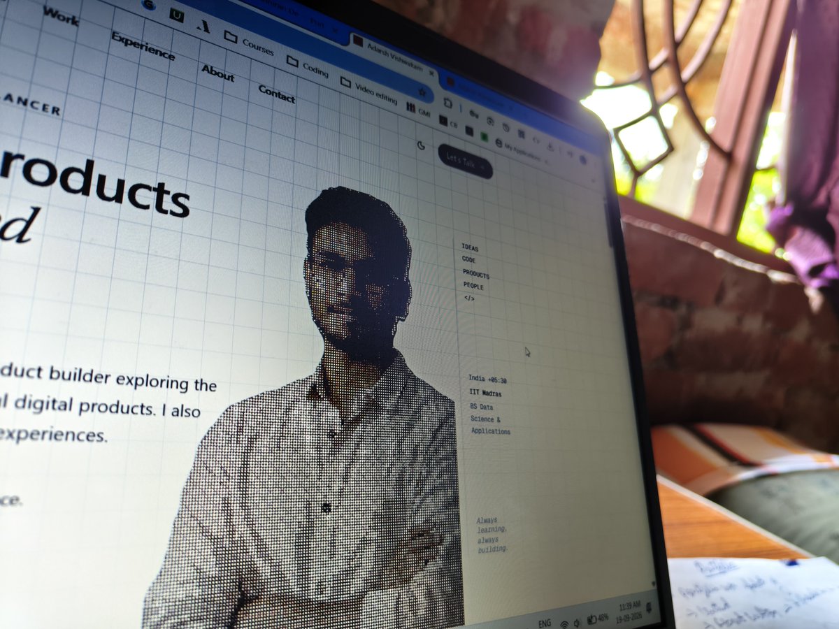 adarshadv056's tweet photo. Working on my portfolio https://t.co/F6NweuHZ3Z