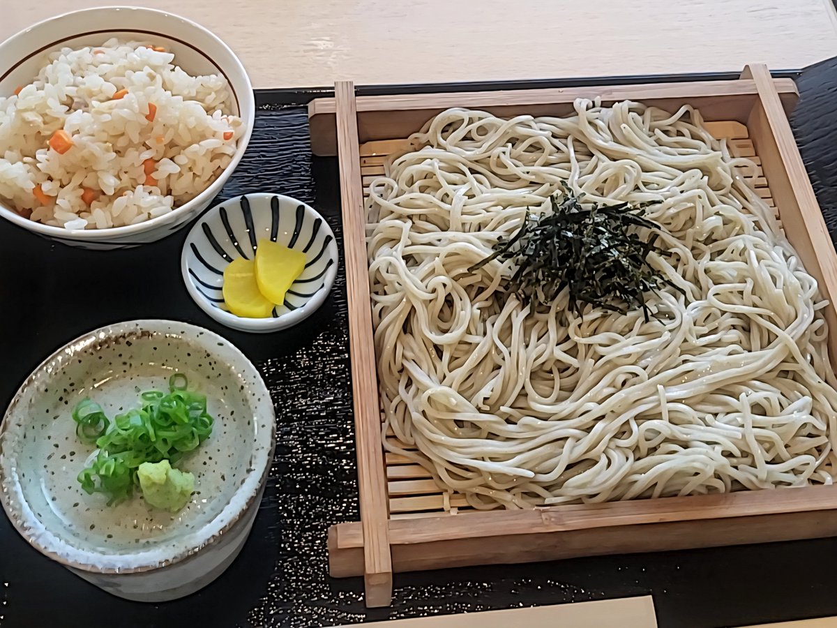 doisadekae's tweet photo. 以前はよく行ってたけど
移転してからは初めて♪

#草戸庵　#広島県福山市
#西深津　#蕎麦 https://t.co/GpGqjCnYxn