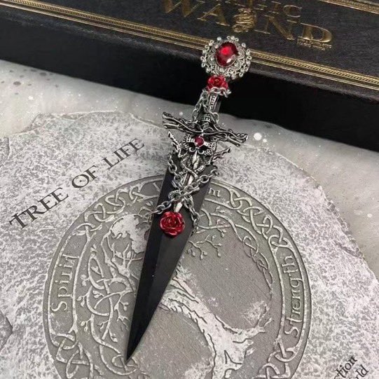 gentlehaven_'s tweet photo. an artifact of elegance from another realm https://t.co/wBO3b3rI14