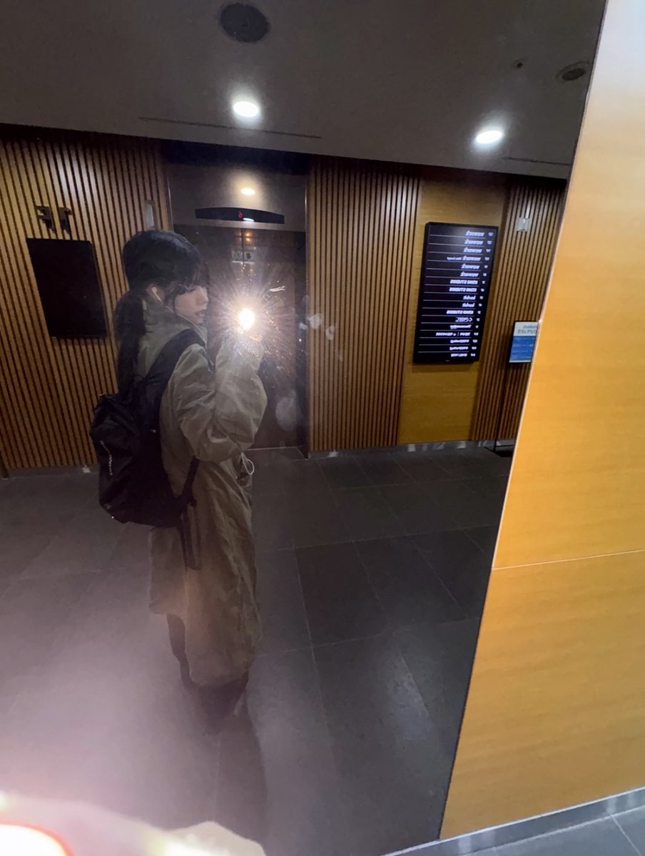 cupidhitmeeee's tweet photo. 작년 가을가우룽카우룽에 뭘 입었더라, https://t.co/5gJK06nVC1