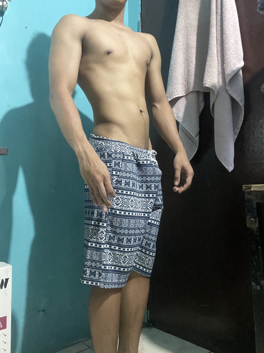 LehamTrevor's tweet photo. V line at abs kayo dyan👀💦

#gym #davao https://t.co/OuXfPDBxbE