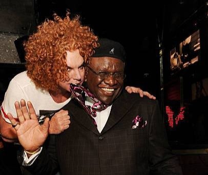MrGeorgeWallace's tweet photo. Sending love to the one of a kind
@RealCarrotTop and whatnot. https://t.co/nyoo8UOs9X