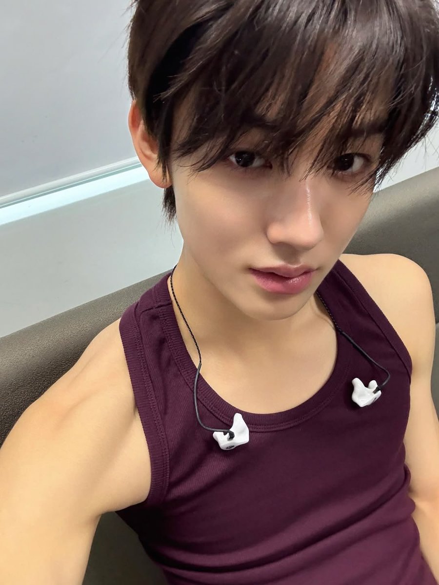 eompunni09's tweet photo. say hello to pretty seonghyeonstan >< tag me pls
#SEONGHYEON https://t.co/8a2eS64aBM