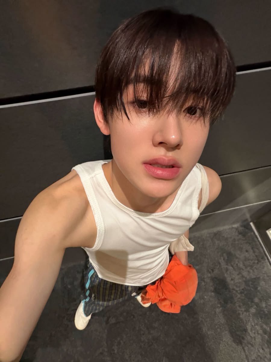 eompunni09's tweet photo. say hello to pretty seonghyeonstan >< tag me pls
#SEONGHYEON https://t.co/8a2eS64aBM