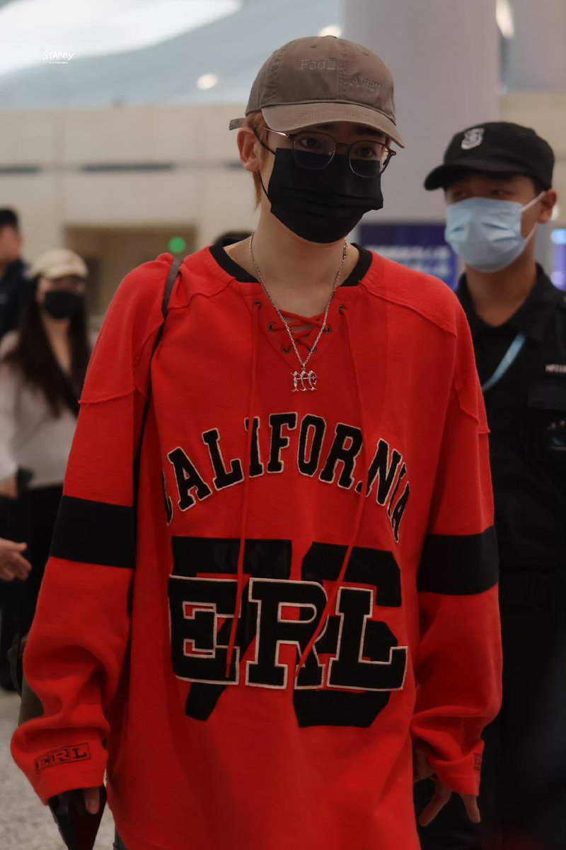 taomei__id's tweet photo. Hou Minghao berangkat ke Macau untuk acara The Great Bay Area Film Concert 2026💚

#houminghao https://t.co/nNIr1AneGl