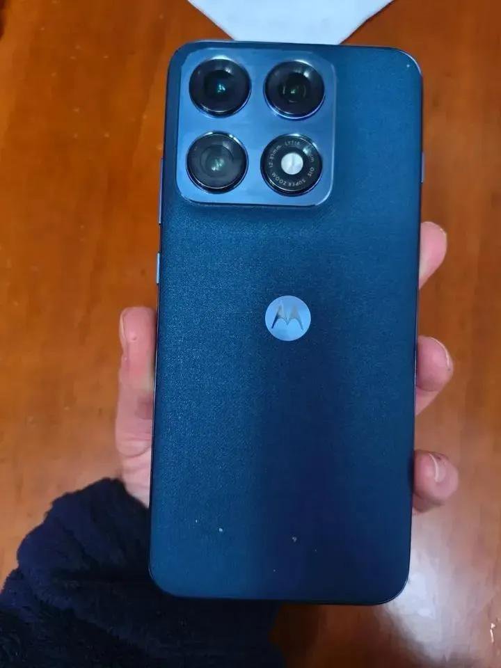 Danibruny's tweet photo. Opinião impopular: o melhor celular não é o que tem mais recursos. É aquele que simplesmente faz tudo sem te deixar esperando.
Qual é a função que mais pesa na sua escolha de um smartphone? https://t.co/m1xv2SPwtH