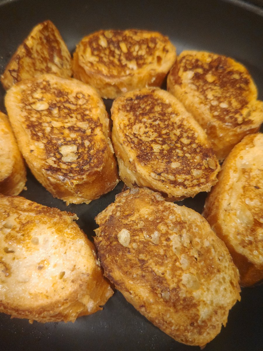 Aimer40015048's tweet photo. @Aimer_and_staff 甘いもの出来た！🕺🥞
間に合わなかったけど！w https://t.co/foNrWQR21h
