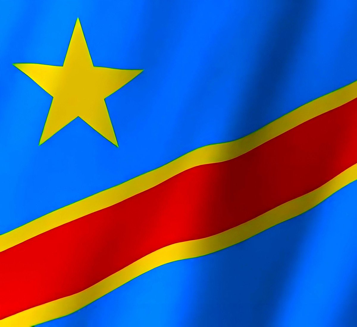 LUMUMBAJj's tweet photo. À mes frères de Goma et Bukavu, sachez que les ténèbres ne régneront pas toujours. La RD Congo 🇨🇩 restera un et indivisible et les ennemis de la paix seront confondus.
La Patrie d’abord. https://t.co/Cfa930A0WJ