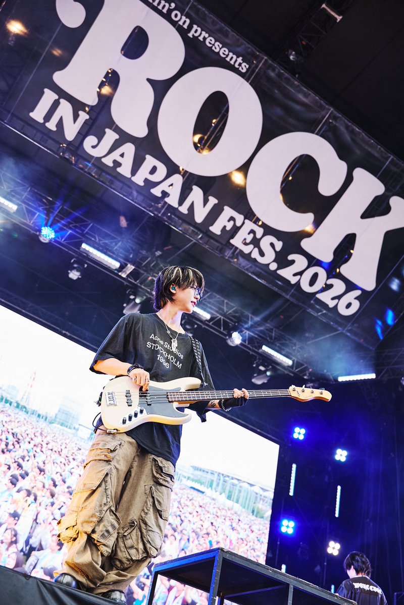 RuNa0104's tweet photo. ROCK IN JAPAN2026！ロッキン！
毎年メインステージに立たせて貰ってる事の有り難さを胸に刻みながら演奏しました！
ありがとうございました！ https://t.co/ycL55QFgyv