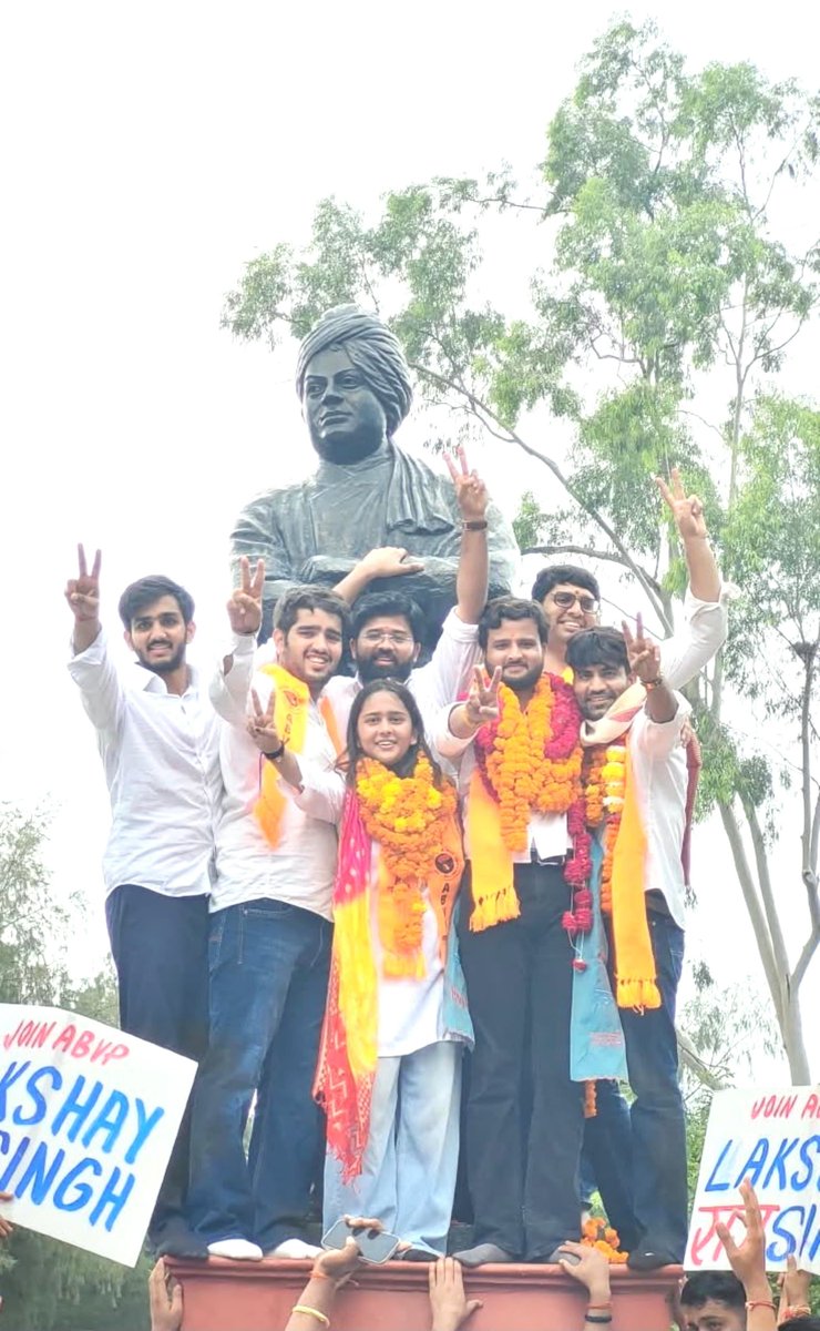 PiyushGoyal's tweet photo. दिल्ली विश्वविद्यालय के छात्रों का यह जनादेश केवल एक चुनावी जीत नहीं, बल्कि सकारात्मक, रचनात्मक और राष्ट्रहित की छात्र राजनीति के प्रति युवाओं के विश्वास की अभिव्यक्ति है।

DUSU चुनाव में ABVP की शानदार जीत बताती है कि देश का युवा केवल विरोध की राजनीति नहीं, बल्कि Nation First की भावना के साथ विकसित भारत के निर्माण में अपनी सक्रिय भूमिका निभाने के लिए प्रतिबद्ध है।

सभी विजयी प्रत्याशियों एवं @ABVPVoice के परिश्रमी कार्यकर्ताओं को हार्दिक बधाई एवं उज्ज्वल भविष्य के लिए शुभकामनाएँ।