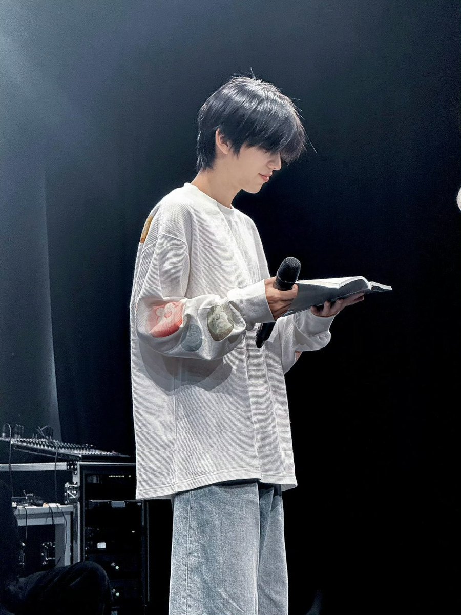 TianYuanHavenTH's tweet photo. 🗓️19.09.2026 |  : 淑元L 𝙒𝙚𝙞𝙗𝙤 𝙐𝙥𝙙𝙖𝙩𝙚

หนึ่งด๊าด๊า สองด๊าด๊า～🕺🏻

🖇️ https://t.co/5WVtidUHRx
#淑元 #Shuyuan https://t.co/baEgKLwD4y