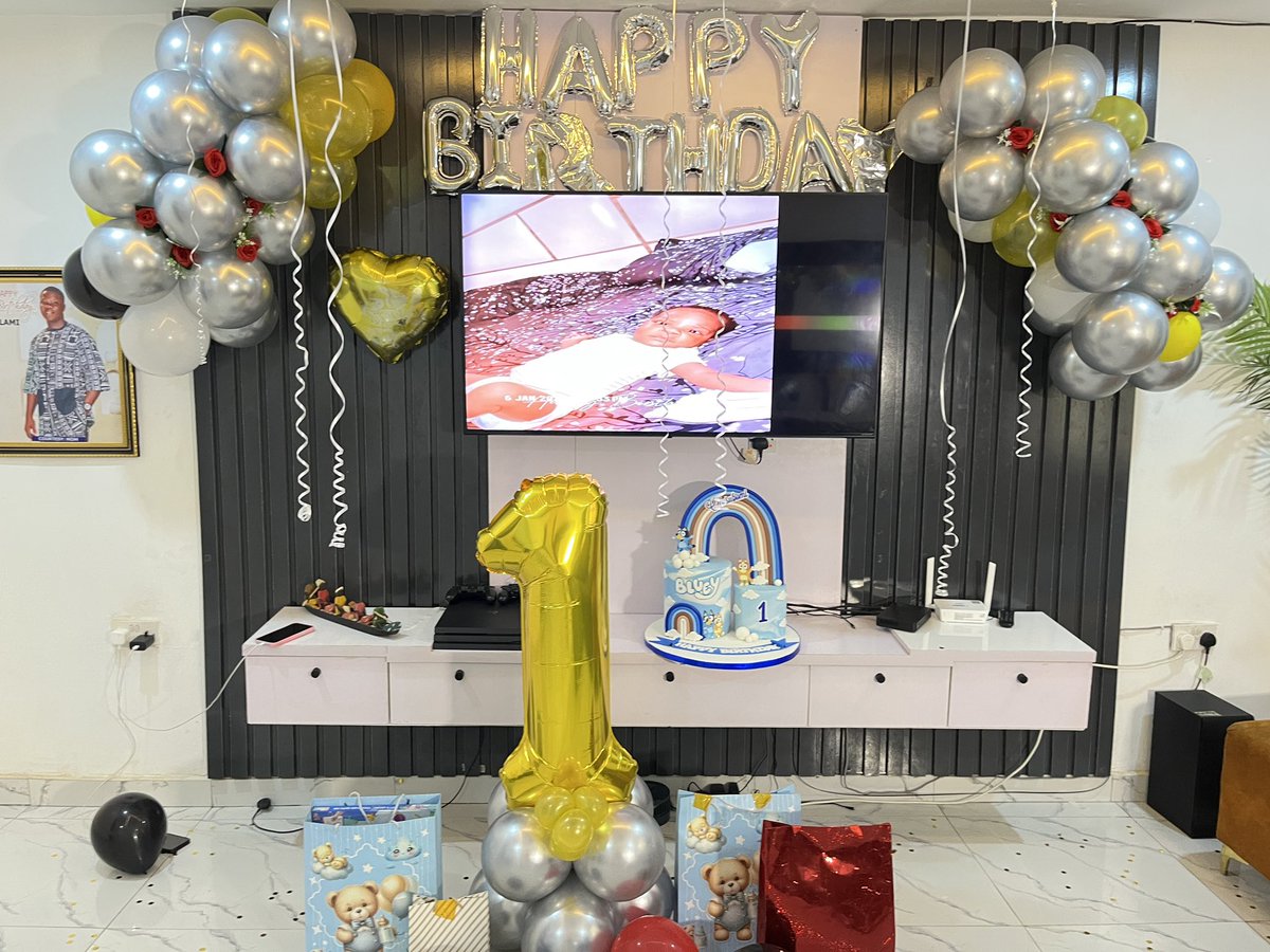 ChikaGabriel11's tweet photo. A successful Birthday decoration for 1 year old. 

Allow me to re-introduce myself: I’m a Balloon decorator. 

Dm me for your balloon decoration (Birthdays, proposers, Apoogies, Anniversaries). https://t.co/jUa2k09sNo