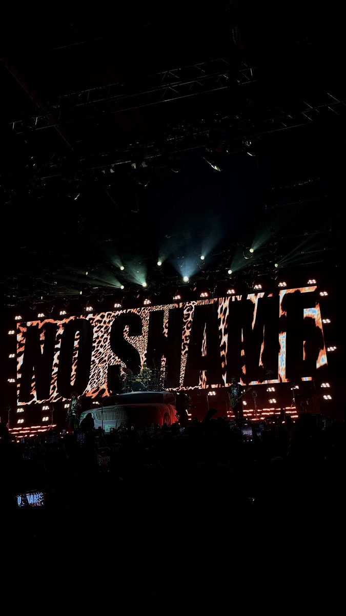 minsunsetter's tweet photo. visualmente um dos shows mais lindos que eu já vi de verdade https://t.co/LdOZgnXe1r