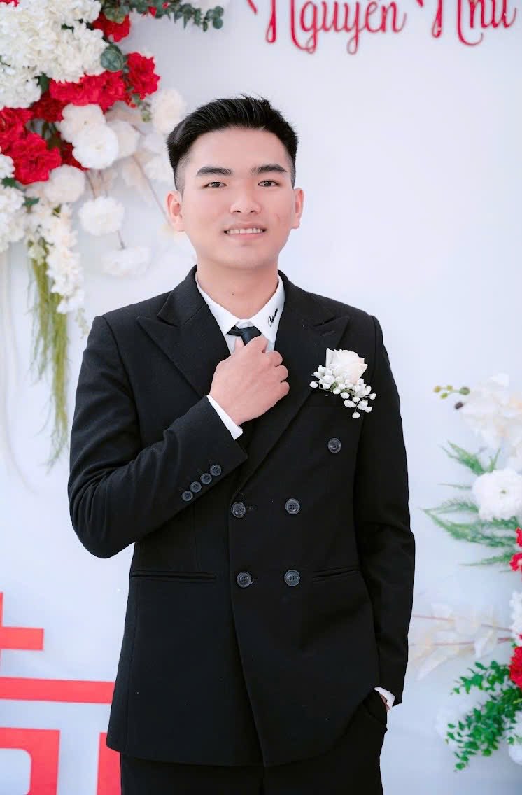 chonguancuc's tweet photo. Cầu thủ đả banh có vợ  con lọ lộ clip https://t.co/mhumcO95qi