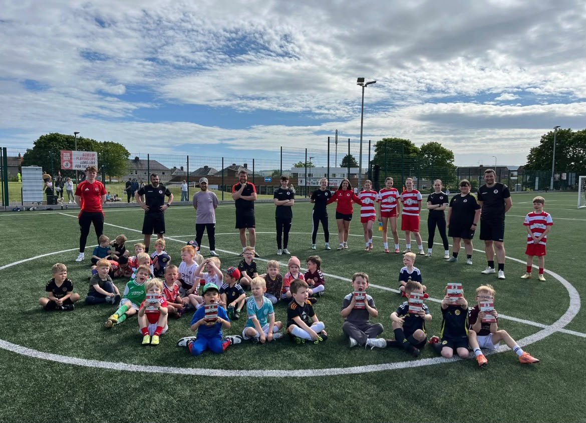 BonnyriggCFC's tweet photo. ⚽ Great to see our Wee Rosey Posey sessions, giving more young players the opportunity to play and enjoy football 

Thanks to McDonald’s Fun Football for supporting the delivery of these sessions. ⚽🌹 https://t.co/hrcocfUF10