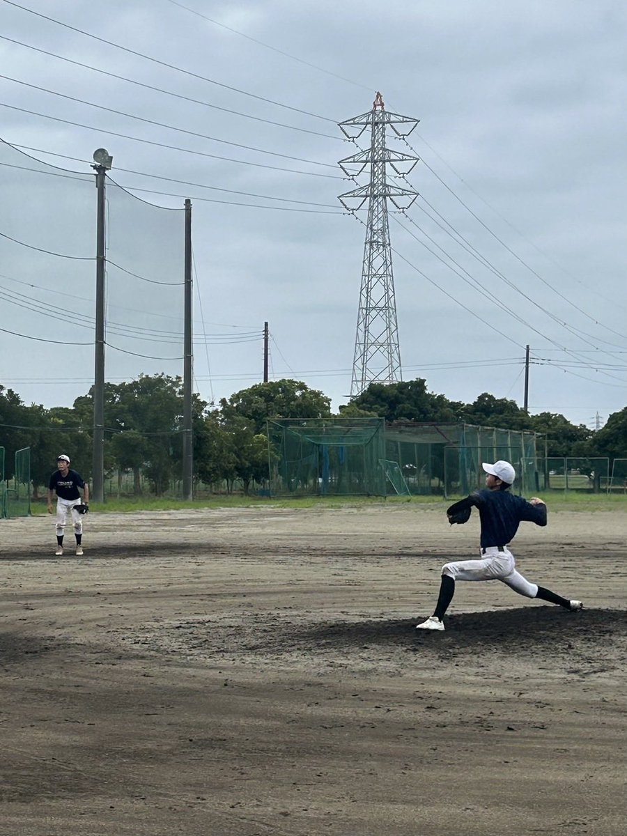 ina__ko89's tweet photo. 今日から県大会が始まっていますが、伊奈高野球部はすでに目標を来春に向け、毎試合新たなメンバーで試合に臨んでいます！全員が着実に成長できるよう、専属トレーナーと相談して動きづくりから取り組んでいます！最近は初心者や経験の浅い選手の成長も著しく、チーム内での競争を力に変えていきます！ https://t.co/4Rje6hgSG5