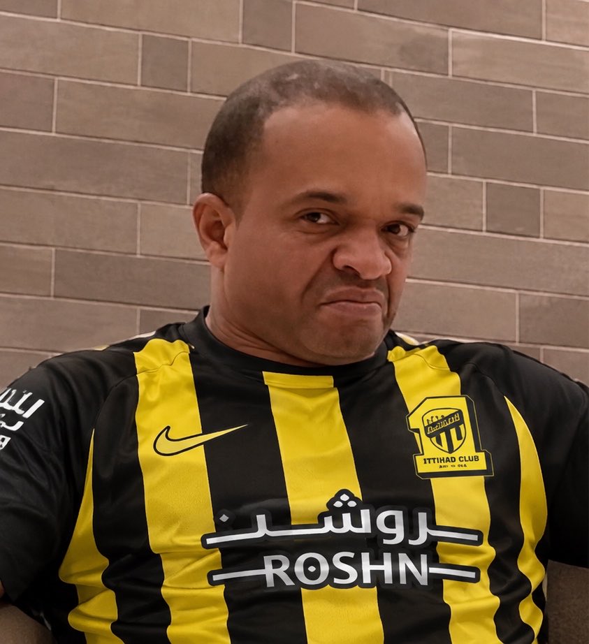 d7m26_'s tweet photo. @_waheed20 “بطولة دايخه وتضحك حتى باريس وجمهوره مايدرون عنها 😂” https://t.co/lAQf0n7fcd