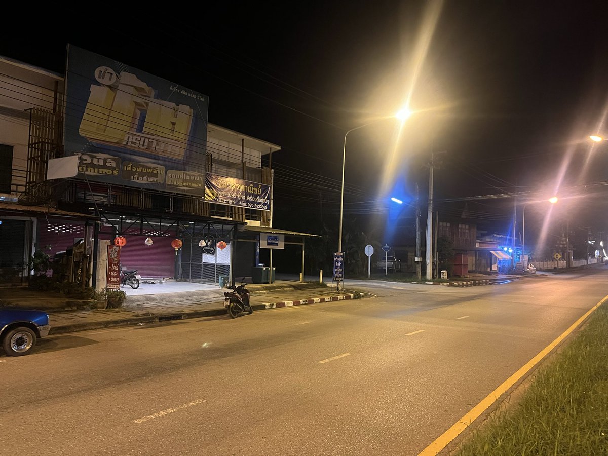 Nipha1sal's tweet photo. 🌙 เย็นวันเสาร์ แวะมาพักกายที่ริสา นวดเพื่อสุขภาพได้นะคะ 💆‍♀️✨

🚗 จุดจอดที่ 2 — หน้าร้าน จอดได้ 3 คัน
🚗 จุดจอดที่ 3 — ซอยหน้าที่ว่าการอำเภอ จอดได้ประมาณ 10 คัน มีไฟส่องตลอด บรรยากาศเงียบสงบ 🌿

มานวดได้สบายใจ มีที่จอดรถพร้อมนะคะ 🤍

#นวดยางตลาด
#นวดมหาสารคาม https://t.co/72iveCjwlG