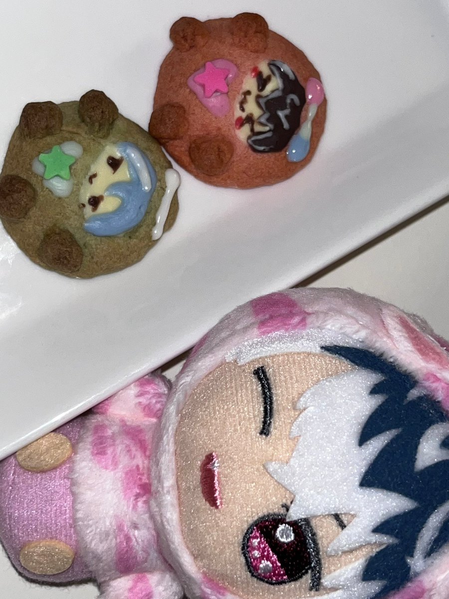 momoseleft's tweet photo. 🍑❄️🍪🍪🍪 https://t.co/xn9yitd5py