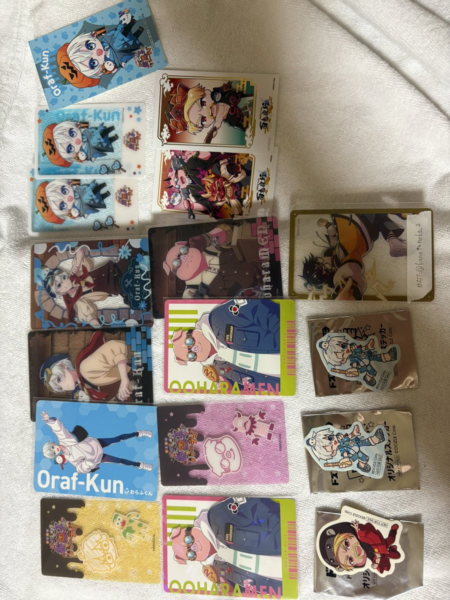 kanataneko_2's tweet photo. ※ボタン風ピンバッジは生徒手帳とのみ
※🍌リストバンドは生徒手帳＞＞リストバンドのため、生徒手帳がきまってない場合お返事遅くなります
※冷やしたい焼きコースター今弾はまとめて優先、🦍単体はお断りする場合がございます
譲渡は🦍、🐷を合わせてお引き取りください
➞ https://t.co/mq0ebCpMyA