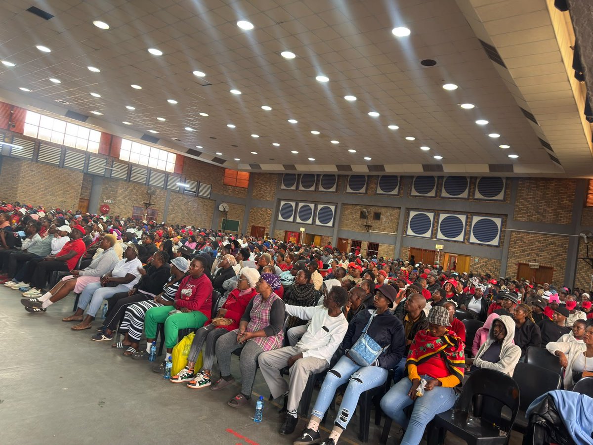 MapulaMokgosang's tweet photo. #EFFMogalakwenaManifestoLaunch

#VoteEFF https://t.co/UPJiYEnBIl