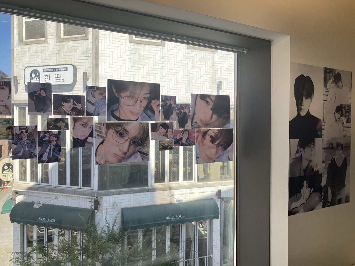 sshyeonni's tweet photo. #열아홉_여름을지니며

특전 상품들이 퀄리티가 너무 좋았고 공간도 넓게 잘 구성되어있어서 너무 좋았어요 !

디저트 쿠키도 너무 맛있었고 상현이 사진들도 큼직하게 붙어있어서 너무 만족한 생일카페였어요 ! https://t.co/2TkvhuWx9q