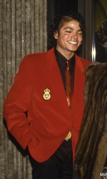 wuteverhappens's tweet photo. i’ve never seen a face so beautiful and a smile so precious https://t.co/iJ7tUHZmh5