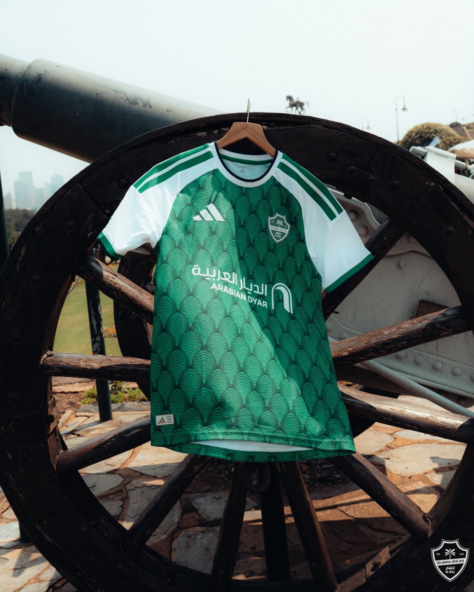ALAHLI_FC's tweet photo. فـي كل مكــان 🌍
أنت أغلـى شعــار 💚

متوفر الآن في المتجر 😍
🔗 https://t.co/QgK6sW4jCX

#الأهلي_صنداونز | #أغلى_سفير https://t.co/4Mue1SkWsn