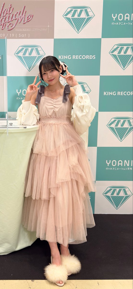 KOYO_XD's tweet photo. 初対面でした！
本当にビジュ良すぎて....
#鈴木瞳美 https://t.co/UFsA7RCMsu