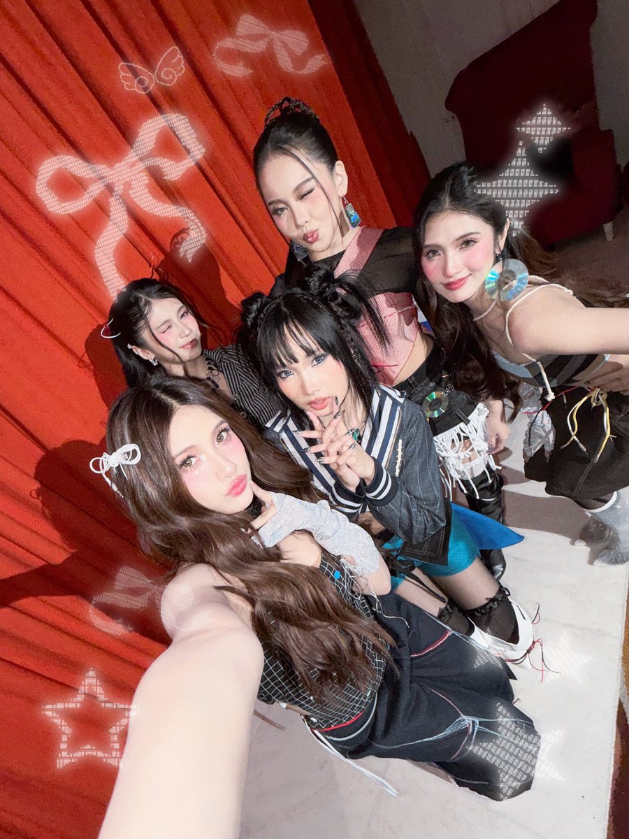 KAIAOfficialPH's tweet photo. [KAIA Events]

Are you ready for the K-A-I-A experience, ULT fam? 💫

We’re taking the stage in just a few! See you! 🩶

KAIA POWERS SONY ULT LAUNCH
#KAIA #KAIAxSonyPH #SonyULTBeyondTheBeat https://t.co/CNwQxsXeXm
