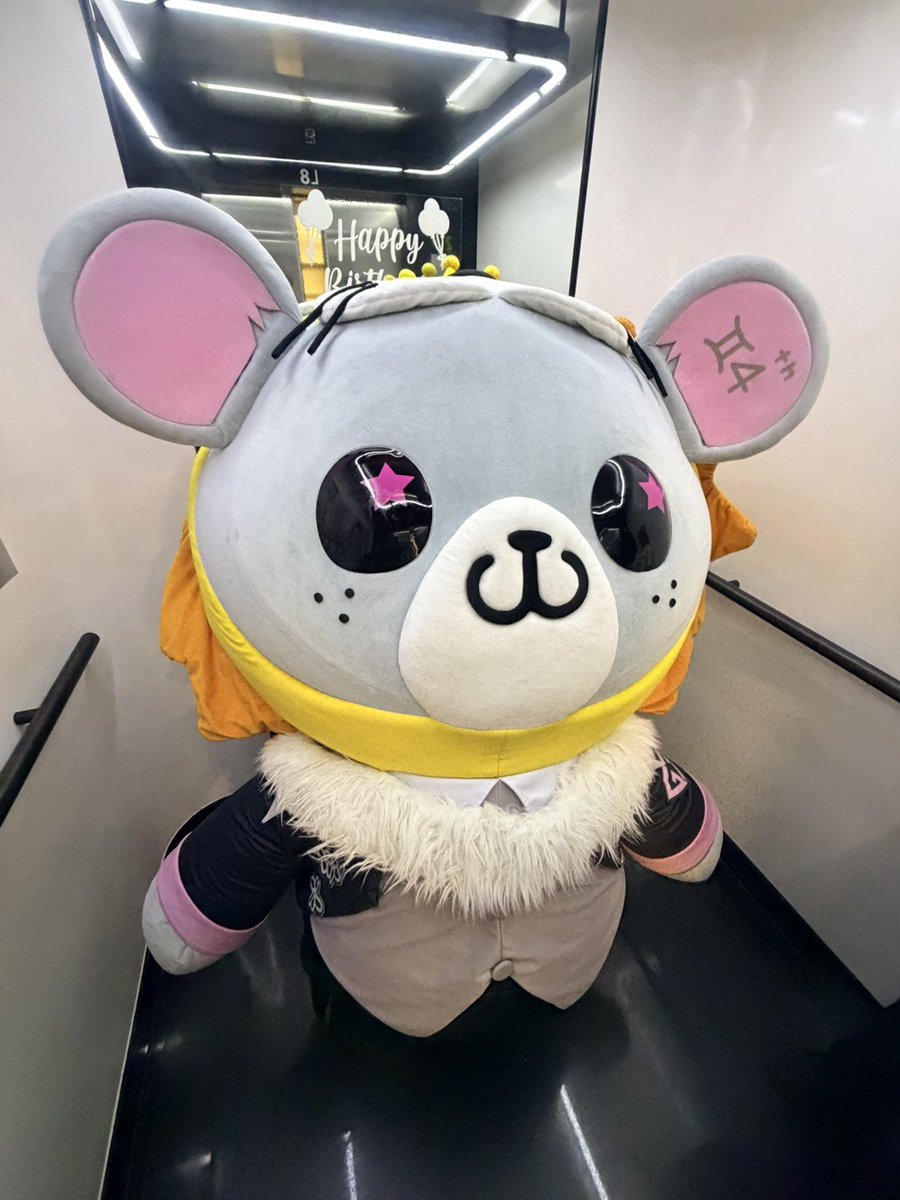 _lookkhunnoo's tweet photo. 😜 จ๊ะเอ๋ จี๊ดดดด
#GEMMHOUSE 
#LOOKKHUNNOO https://t.co/xstwMk8xOQ