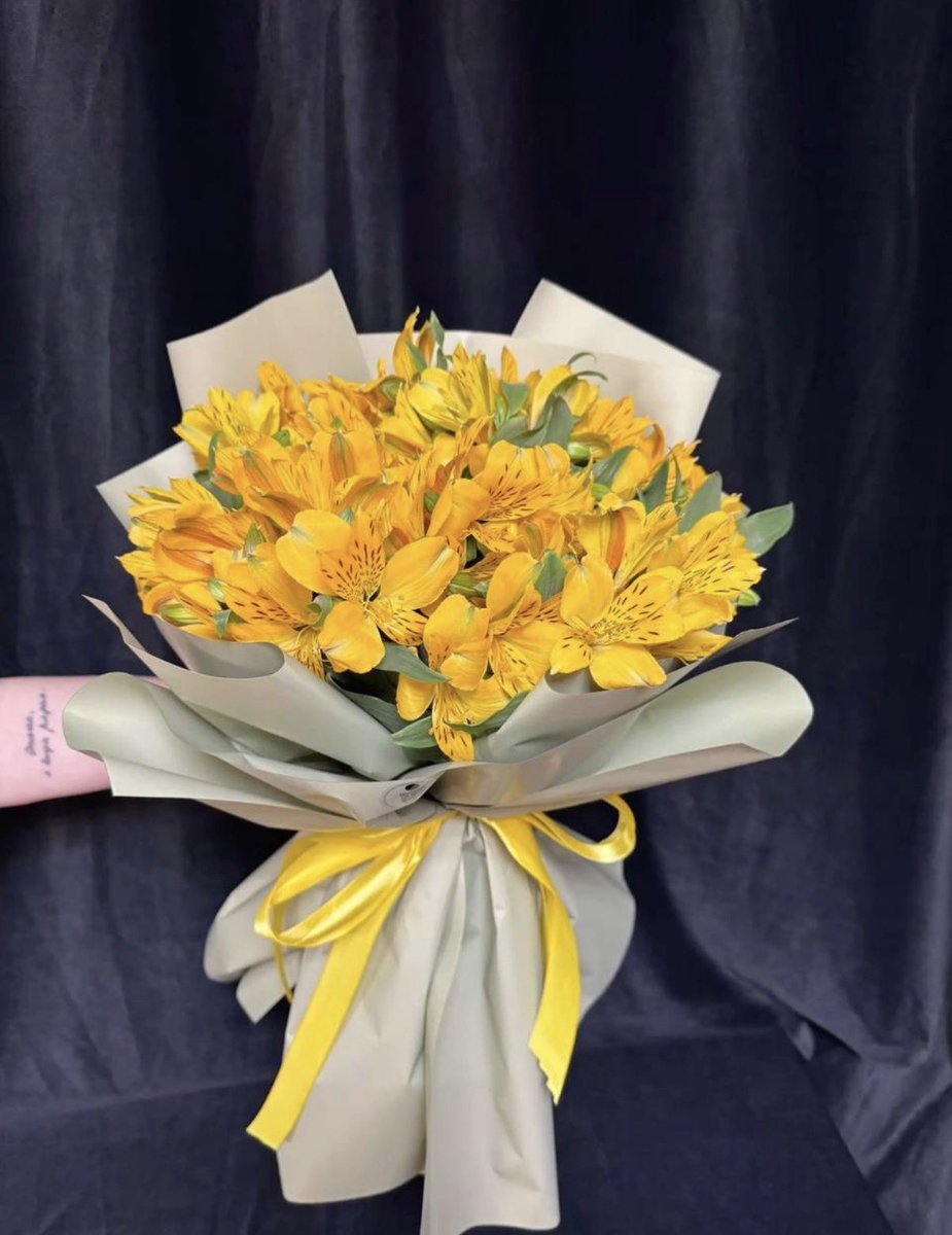 LUMIFLOWERP's tweet photo. ✿ 𝐏𝐞𝐝𝐢𝐝𝐨: Combo Yellow 

✿ 𝐃𝐞: @samwhoop 

✿ 𝐏𝐚𝐫𝐚: @wildobsession_ 

💌: ❝ Um mimo para minha melhor amiga💚💛❞ https://t.co/RDBz4gKf6g