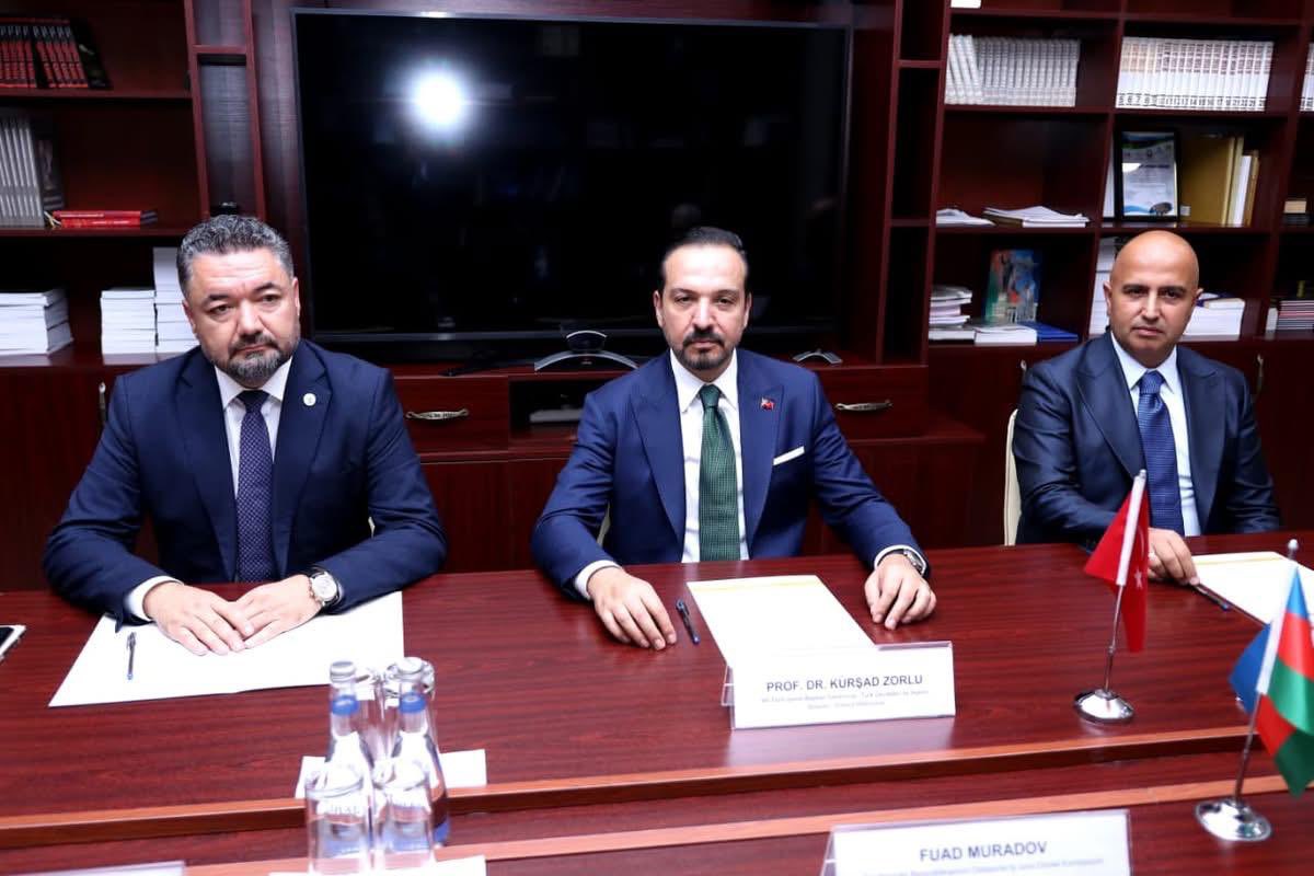 uidazerbaycan's tweet photo. UID Azerbaycan Bölge Başkanımız Sayın Cengiz Aygör; AK Parti Genel Başkan Yardımcısı Sayın Kürşad Zorlu ve Azerbaycan Diaspora Komitesi Başkanı Sayın Fuad Muradov ile bir araya geldi.

Görüşmede Türkiye-Azerbaycan diasporaları arasındaki ortak çalışmalar ele alındı.🇹🇷🇦🇿@U_I_D https://t.co/jBPAjLLlZB