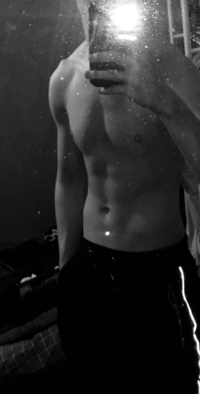 BDouxgh's tweet photo. My abs WILL look like this again soon. #nsfwtwt https://t.co/JbyJ2hrqz9