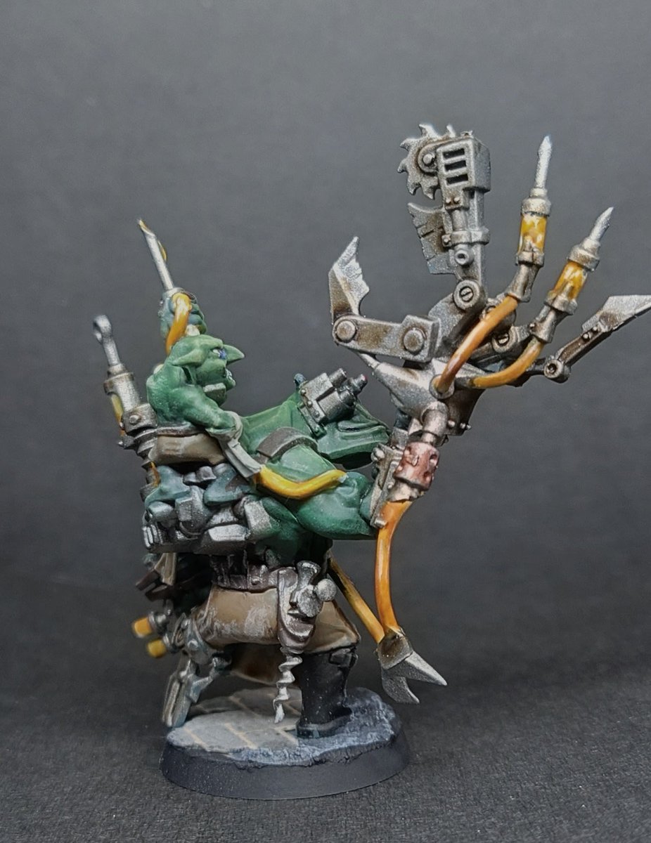atom_ram_mori's tweet photo. 激痛野郎、どちらの方が "ワル医者"か?
.
#warhammer40k #ork #paintingwarhammer #miniaturepainting https://t.co/oJ4MAnfznR