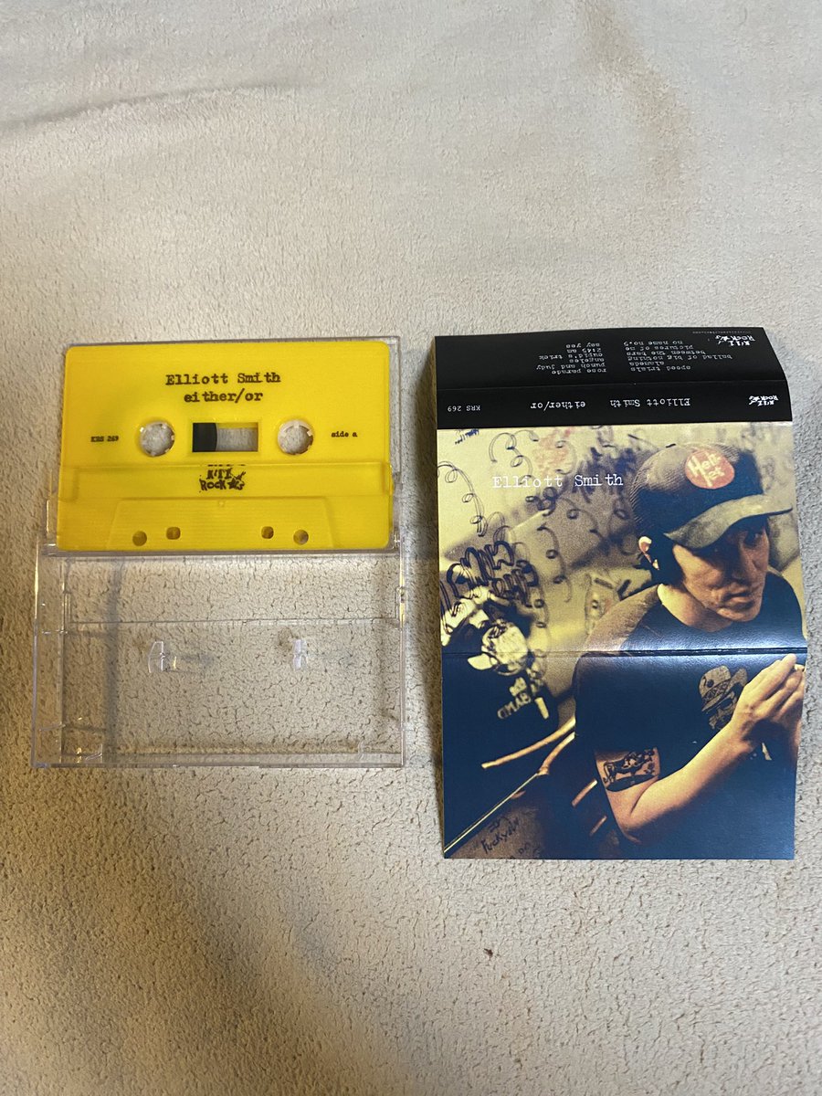 BLK_Guitars's tweet photo. 『either/or』のカセットテープをGet!
エリオットもカセットは初!📼
心して聴きます!🫶😊🎧
#ElliottSmith
#エリオットスミス
#EitherOr
#イーザーオア
#CassetteTape
#Cassette
#カセットテープ
#カセット
#LoFi https://t.co/BPo18DTPAM