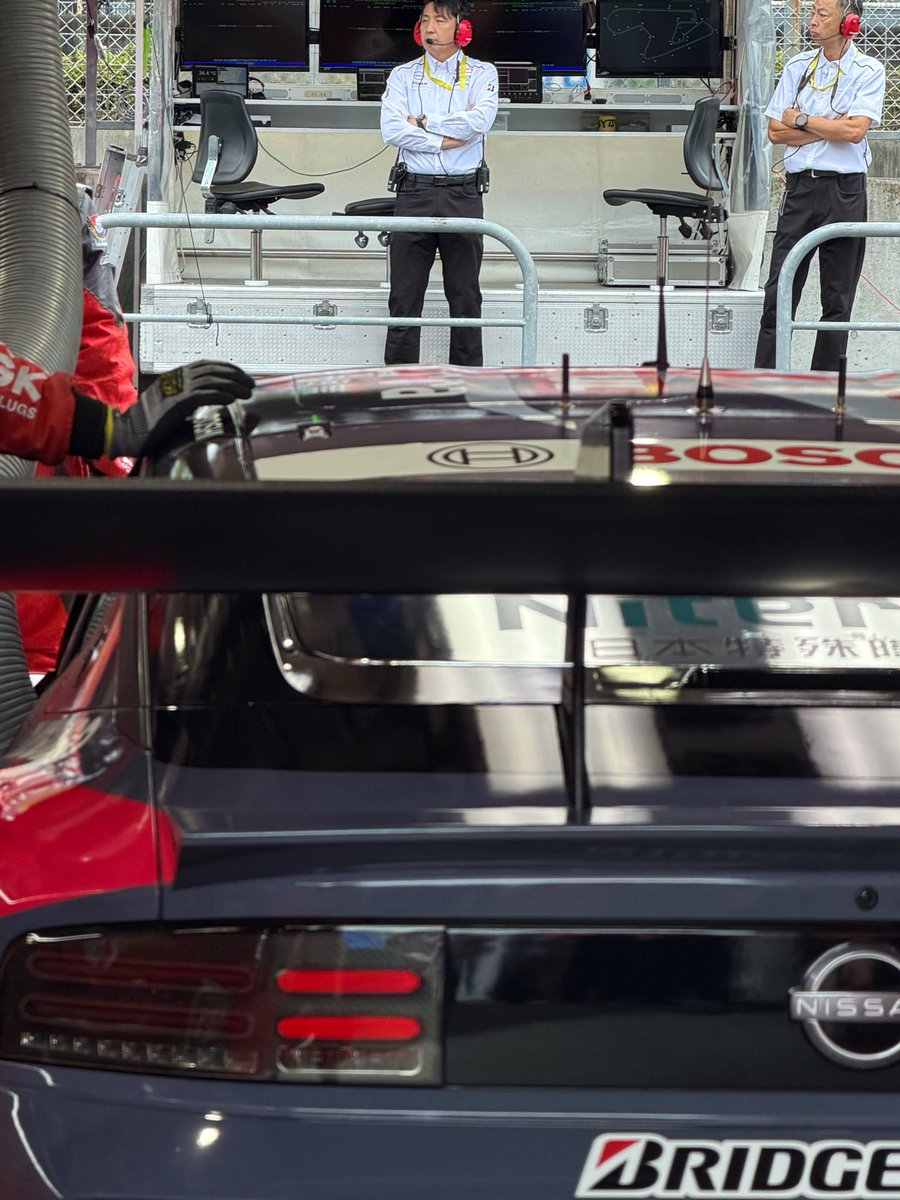TsugioMatsuda's tweet photo. スーパー GT 菅生 予選。
想定外の事が起きすぎました。

急遽、参加の佐々木選手、高星選手と共に明日は、自分達の出来る事をしっかりとやりきります。

千代選手の回復を願って、ニスモチームと共に頑張ります。

引き続き、応援宜しくお願いします。 https://t.co/z7jwpjeVnM