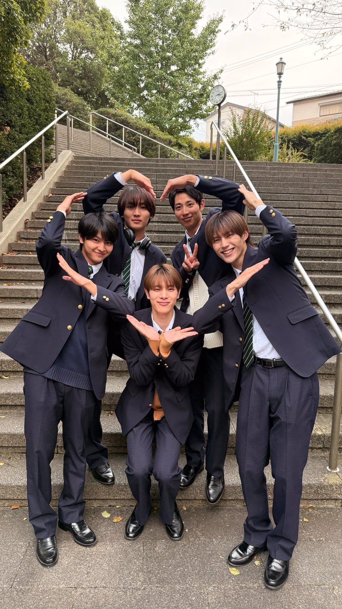 exadxa_olnhi's tweet photo. 今日ドラマ修仲を映画館で一気見してきたんだけどみんなビジュ良すぎすぎて天に召されてきた　役柄が一人ひとりにあっていてこりゃシーズン2も楽しみだ。みんな好きだけど堀田が大好きすぎて映るたびにニヤニヤ止まらん　今回このような企画を考えてくれてほんとにありがとう（泣）
#ドラマ修学旅行 https://t.co/X7hVhCCfYX