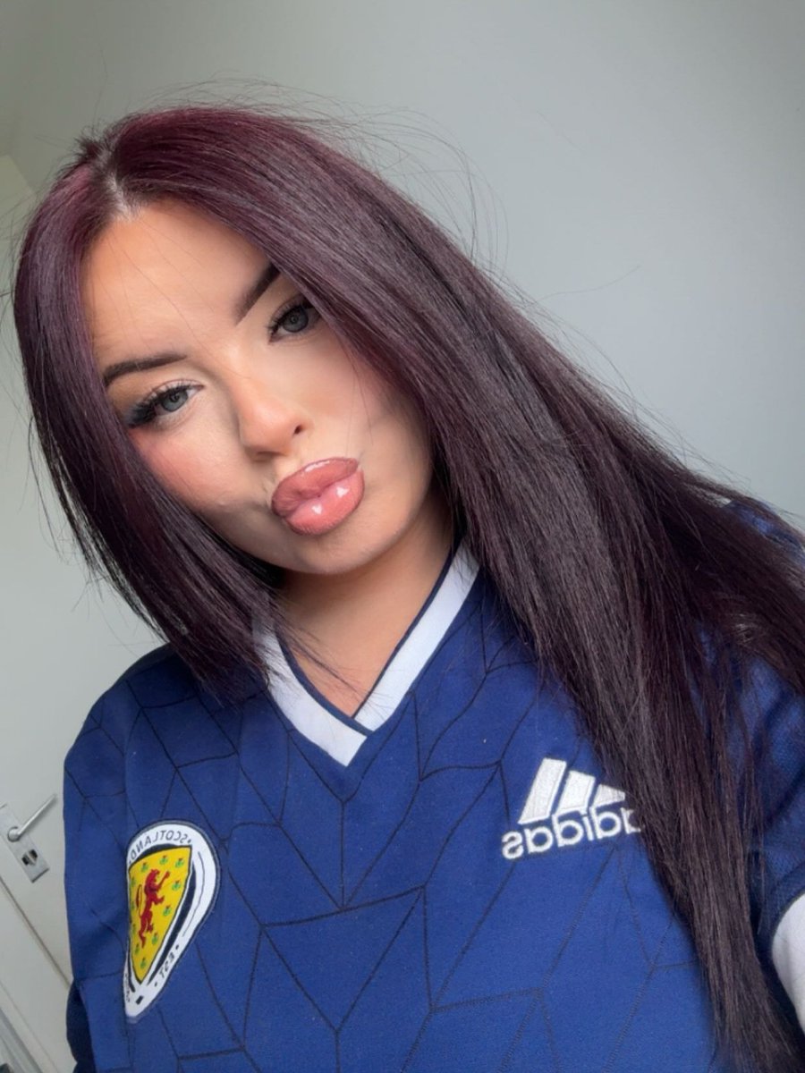 ThickChavs's tweet photo. Scotland maybe shite but the burds are fit

#wankchat #wank #goon #goonchat #gooning #slut #sluts #girls #uksluts #ukgirls #blonde #tits #heels #legs #leather #latex #pvc #lips #brat #dress #bra #lingerie #brunette #corset #lips #heels #feet #toes #tits #boots #ass https://t.co/narKmjZw34